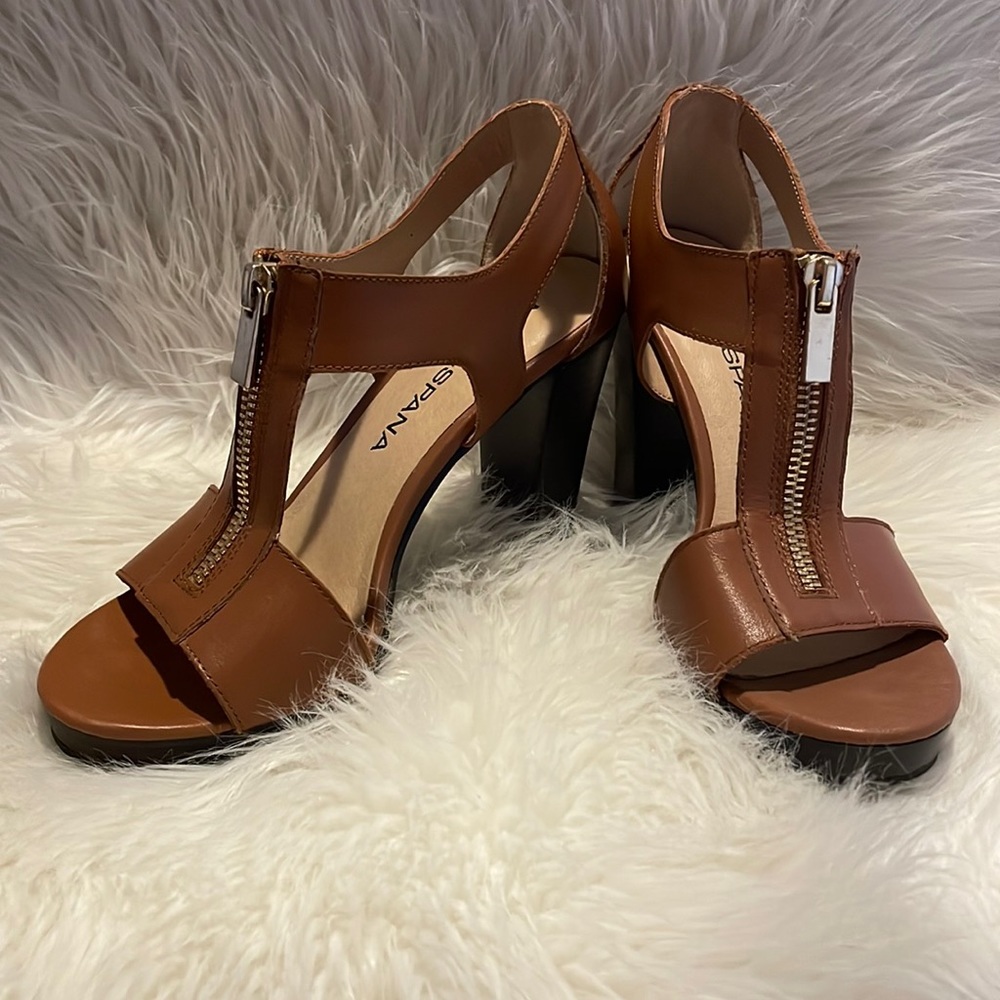 Tan Front Zip Up Chucky Heels